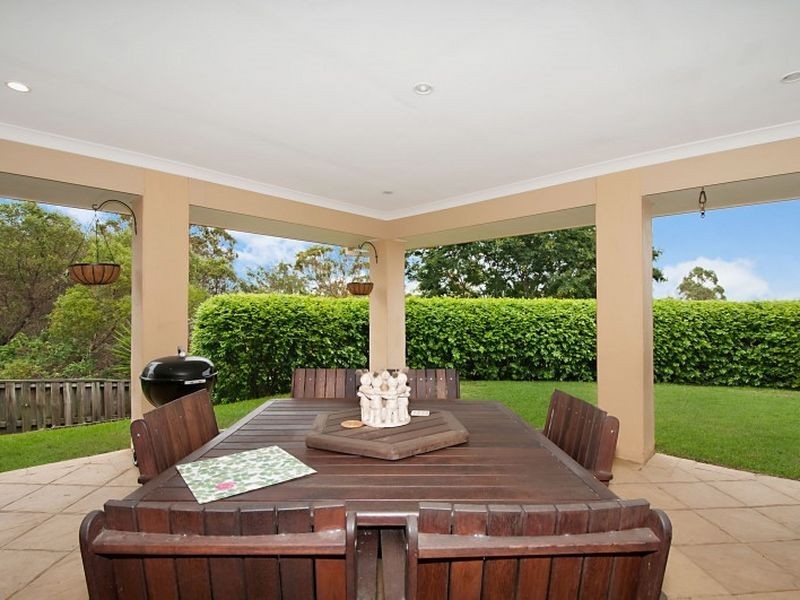 15 Temoe Rise, Pacific Pines QLD 4211