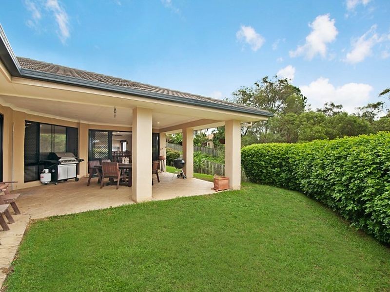 15 Temoe Rise, Pacific Pines QLD 4211