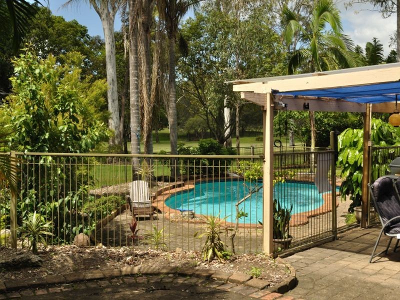 6 Calder Crescent, Helensvale QLD 4212