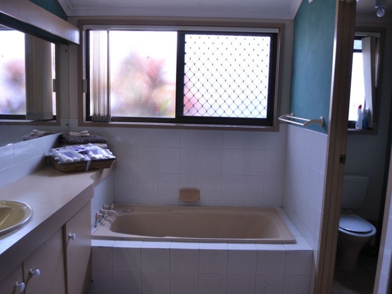 6 Calder Crescent, Helensvale QLD 4212