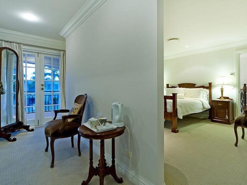 1004 Rosebank Way, Hope Island QLD 4212