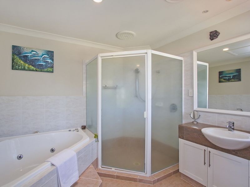 1004 Rosebank Way, Hope Island QLD 4212