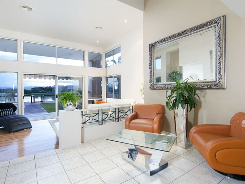 7 Serenity Boulevard, Helensvale QLD 4212
