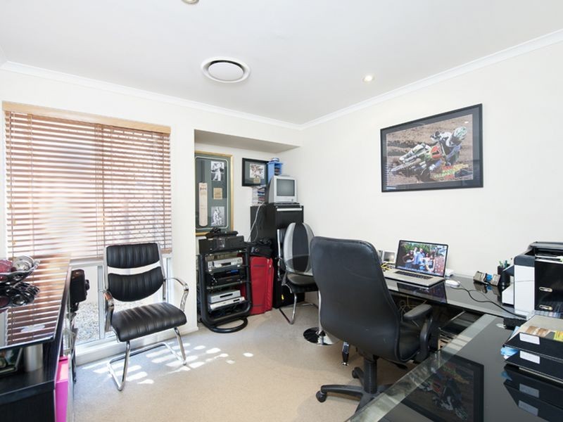 7 Serenity Boulevard, Helensvale QLD 4212