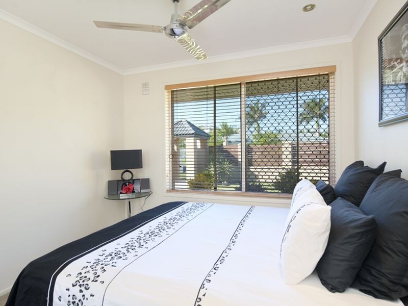 7 Serenity Boulevard, Helensvale QLD 4212