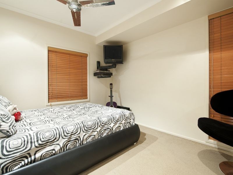7 Serenity Boulevard, Helensvale QLD 4212