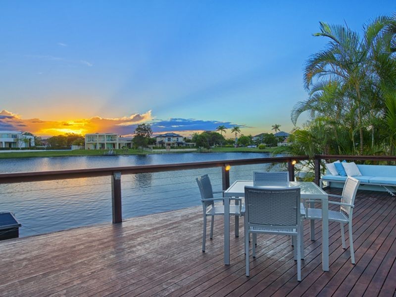 7 Serenity Boulevard, Helensvale QLD 4212