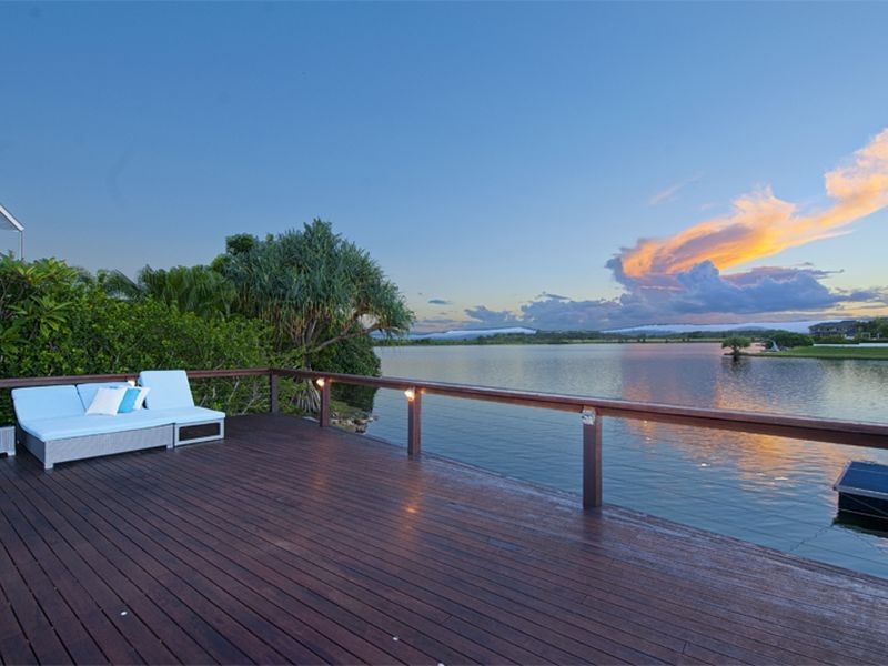 7 Serenity Boulevard, Helensvale QLD 4212