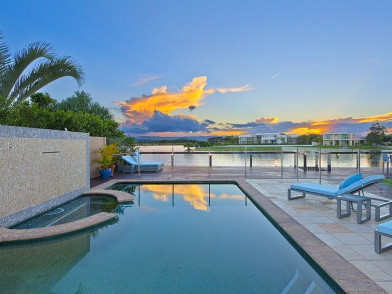 7 Serenity Boulevard, Helensvale QLD 4212