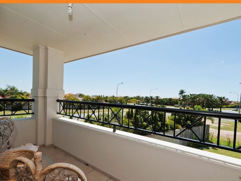 1 Ben Dalley Drive, Helensvale QLD 4212