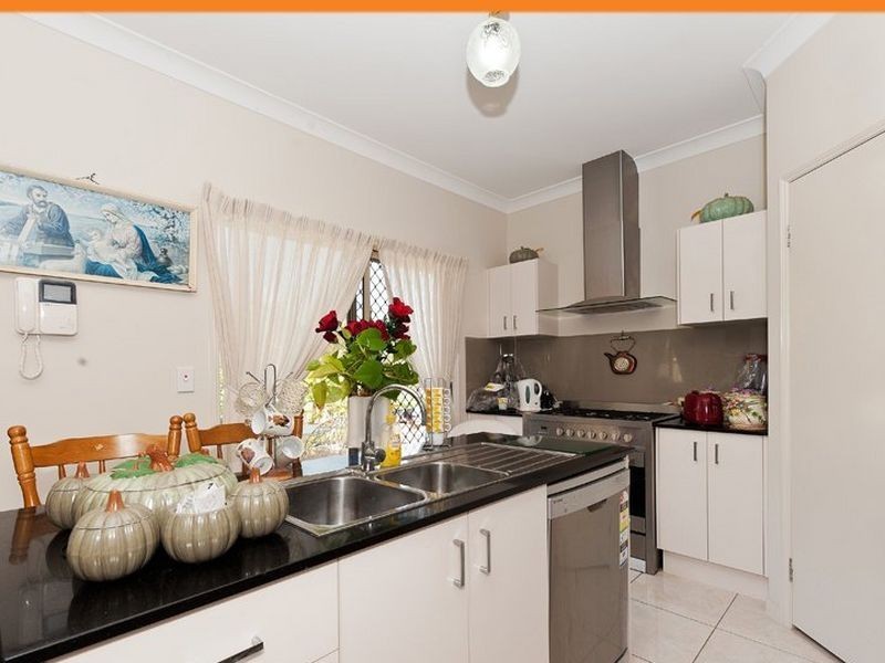 1 Ben Dalley Drive, Helensvale QLD 4212