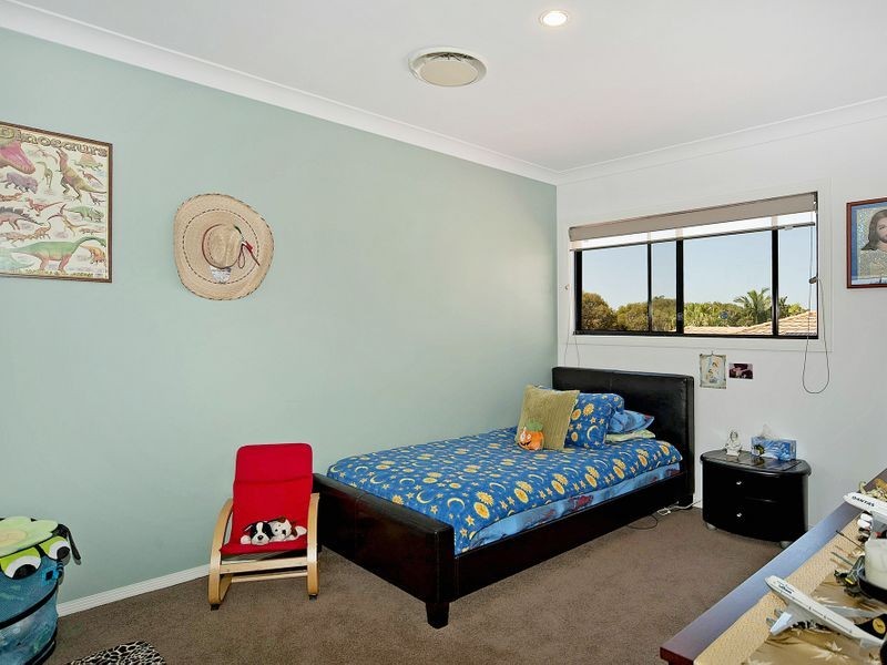 1616 Rosebank Way W, Hope Island QLD 4212