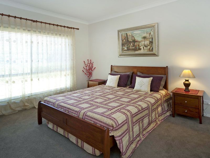 1616 Rosebank Way W, Hope Island QLD 4212