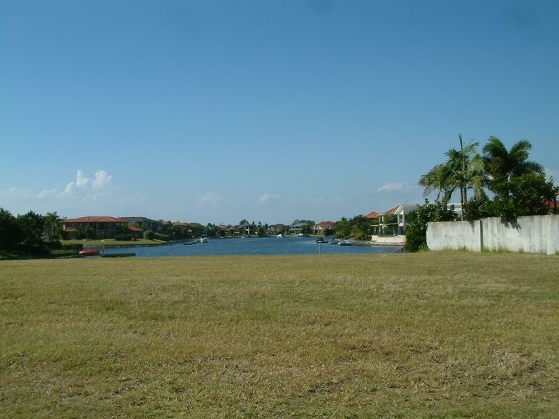 24 Calmwater Crescent, Helensvale QLD 4212