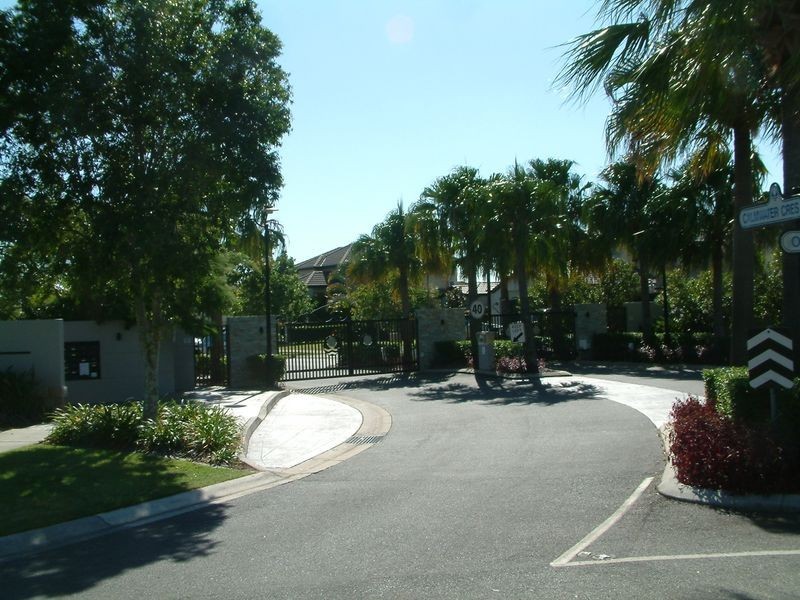 24 Calmwater Crescent, Helensvale QLD 4212