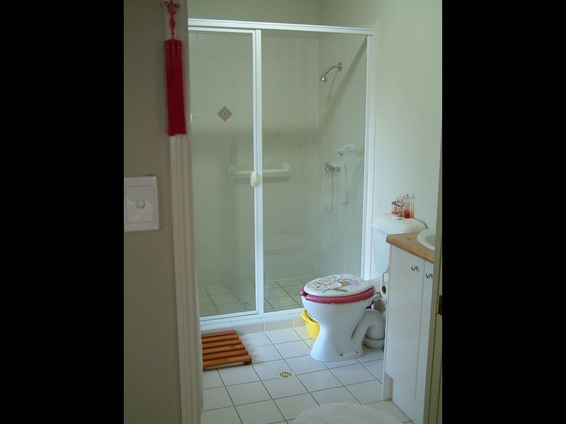 2/94 Cootharaba Drive, Helensvale QLD 4212