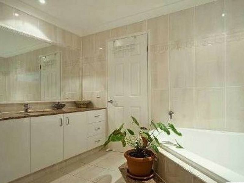 1622 Riverdale Drive, Hope Island QLD 4212