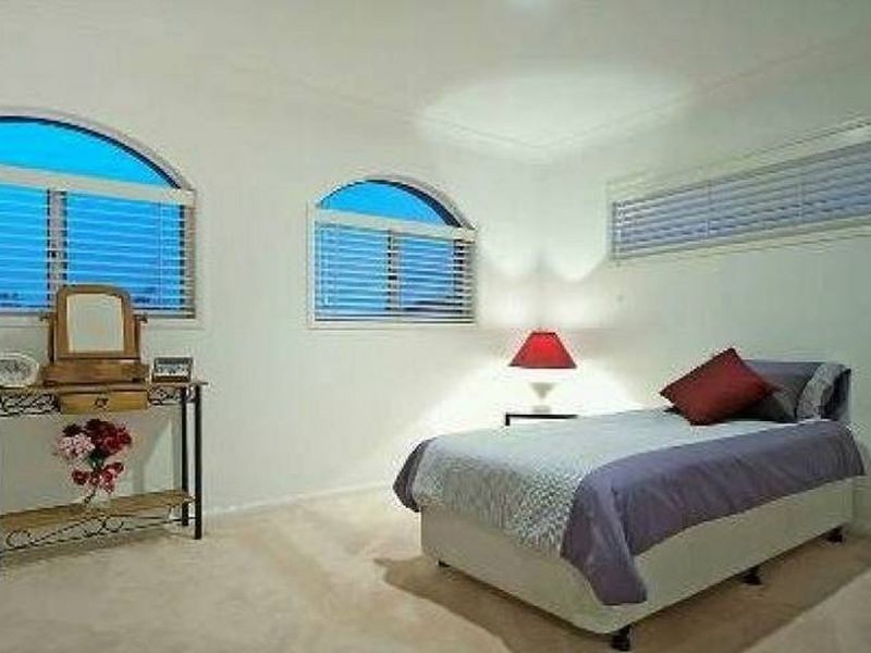 1622 Riverdale Drive, Hope Island QLD 4212