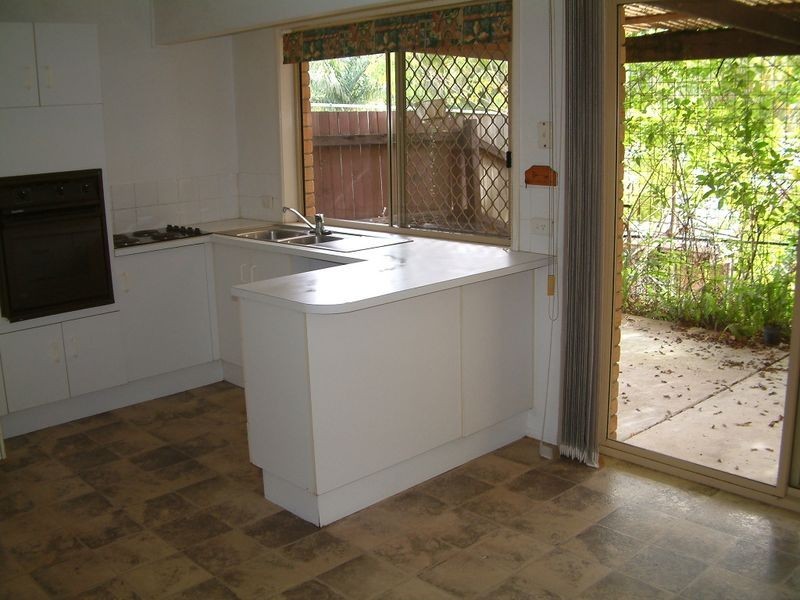 2/96 Village Way, Oxenford QLD 4210