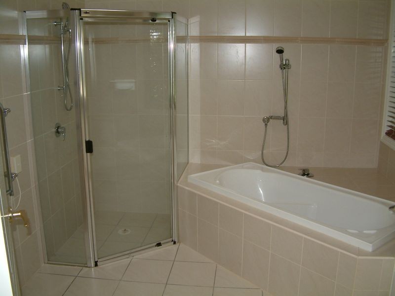 32 River Cove Place, Helensvale QLD 4212