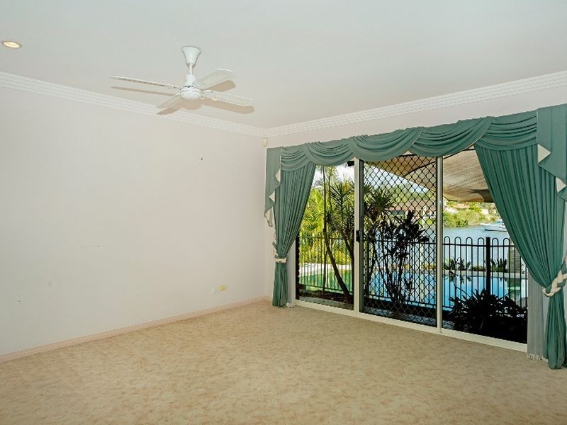 1 Glenwater Crescent, Helensvale QLD 4212