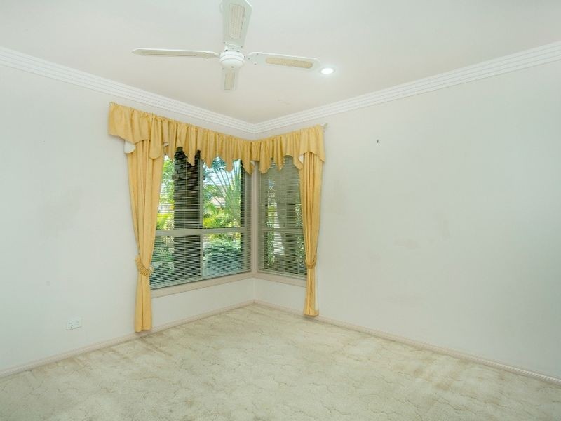 1 Glenwater Crescent, Helensvale QLD 4212