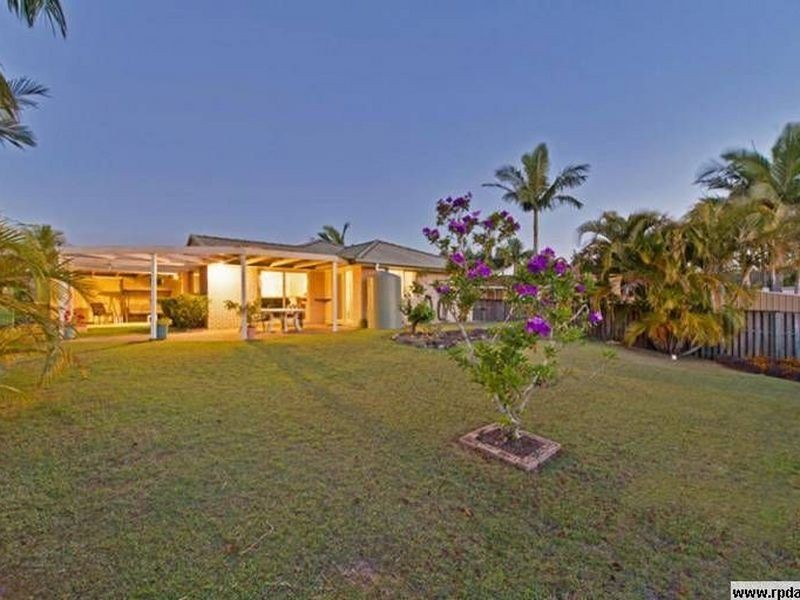 11 Samoa Court, Pacific Pines QLD 4211