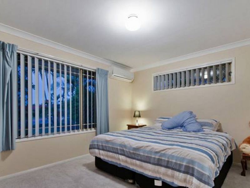 11 Samoa Court, Pacific Pines QLD 4211