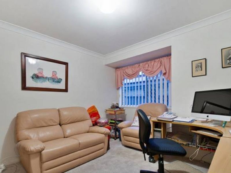 11 Samoa Court, Pacific Pines QLD 4211