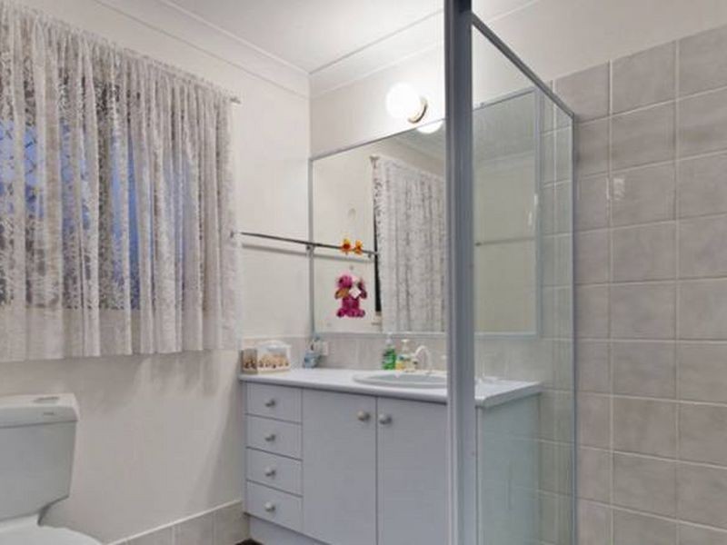 11 Samoa Court, Pacific Pines QLD 4211