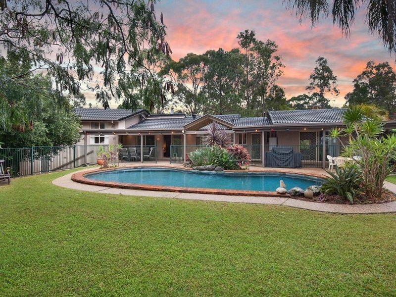 28 Woodlands Way, Parkwood QLD 4214