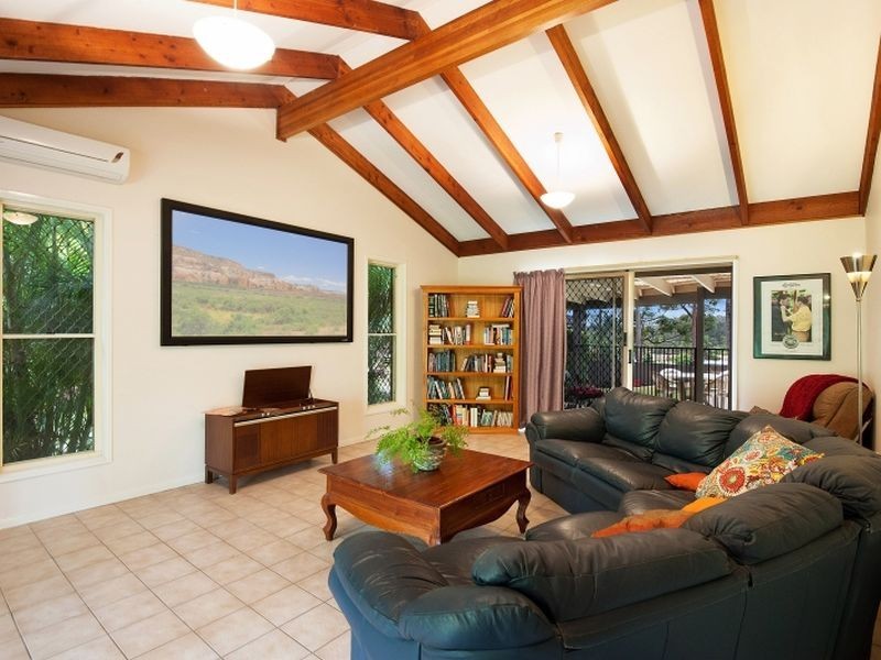 28 Woodlands Way, Parkwood QLD 4214