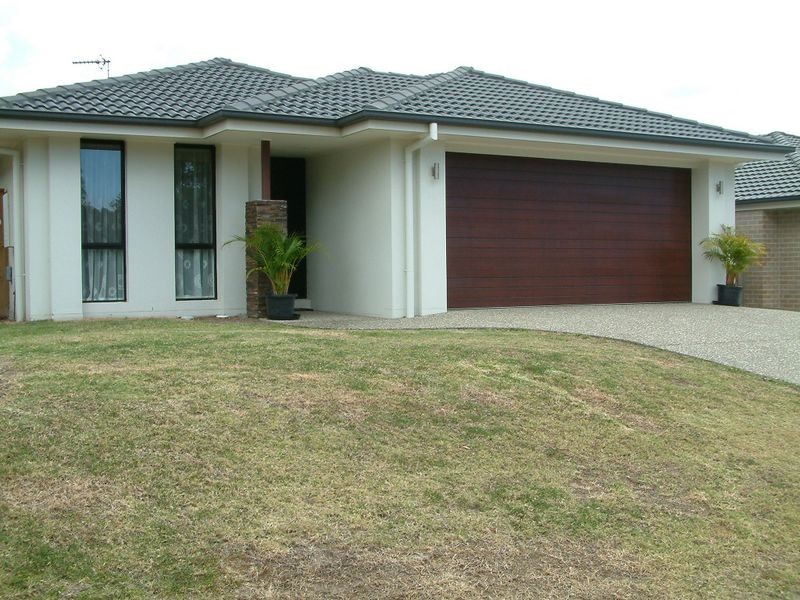 33 Shoalhaven Avenue, Pacific Pines QLD 4211