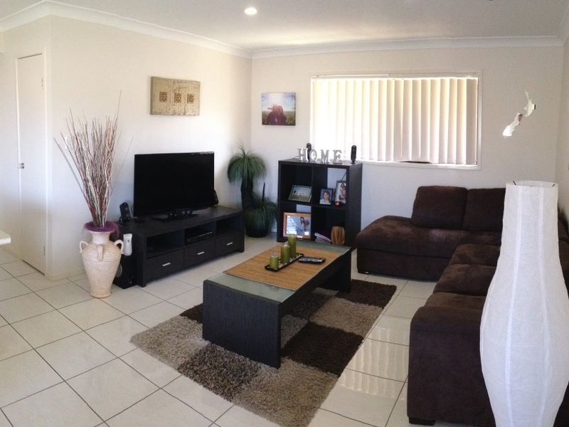 33 Shoalhaven Avenue, Pacific Pines QLD 4211