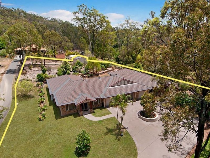 2/11 Woodlands Way, Parkwood QLD 4214