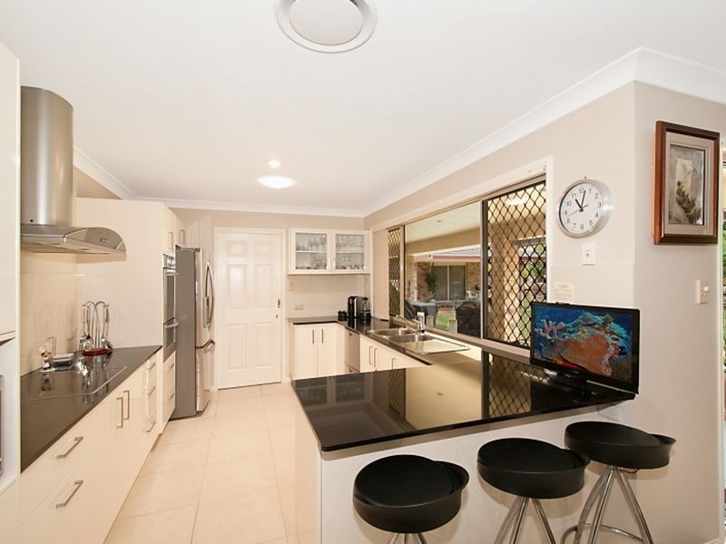 2/11 Woodlands Way, Parkwood QLD 4214