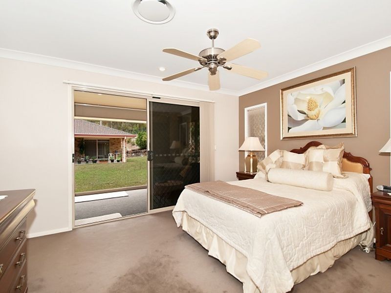 2/11 Woodlands Way, Parkwood QLD 4214