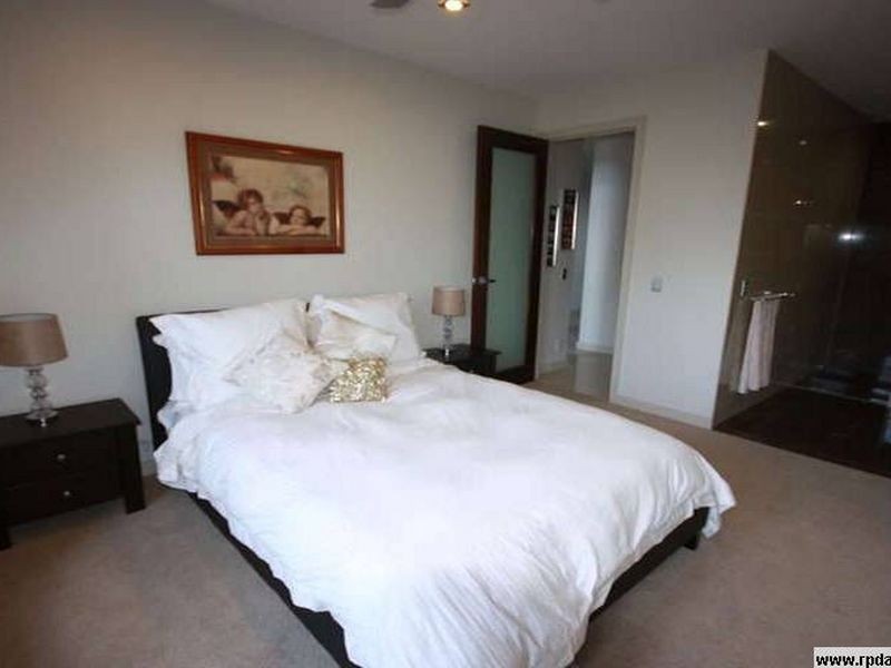 15 Quayside Drive, Helensvale QLD 4212