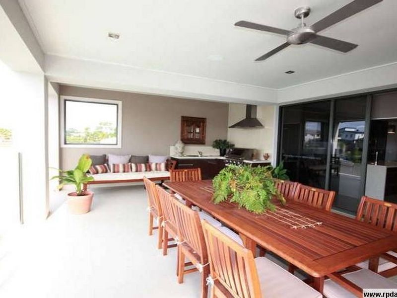 15 Quayside Drive, Helensvale QLD 4212