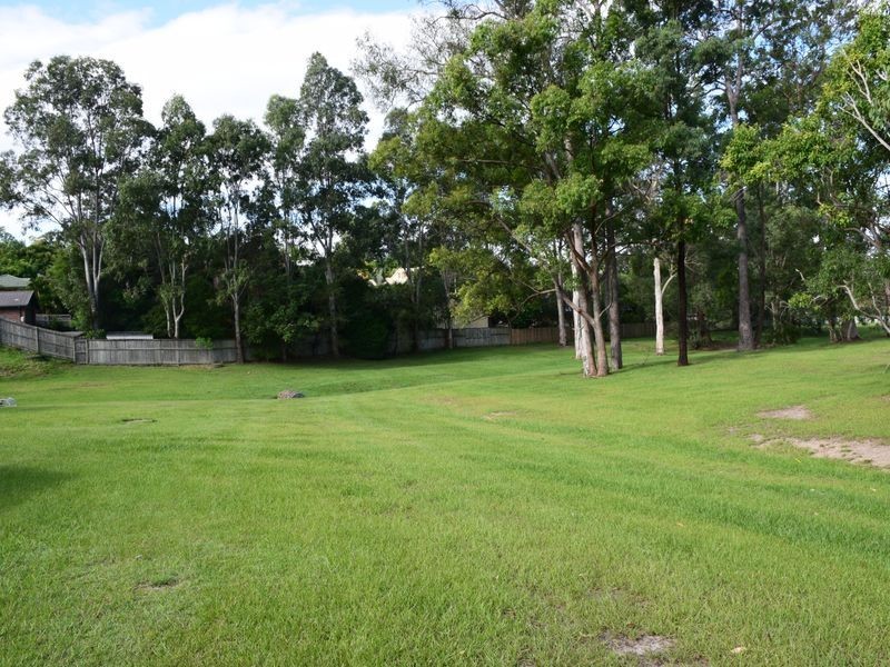 74 California Drive, Oxenford QLD 4210