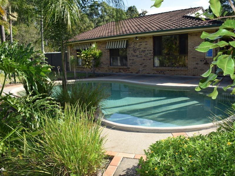 74 California Drive, Oxenford QLD 4210