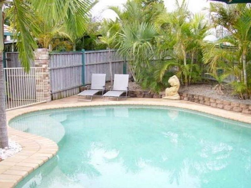 6 Corai Close, Pacific Pines QLD 4211