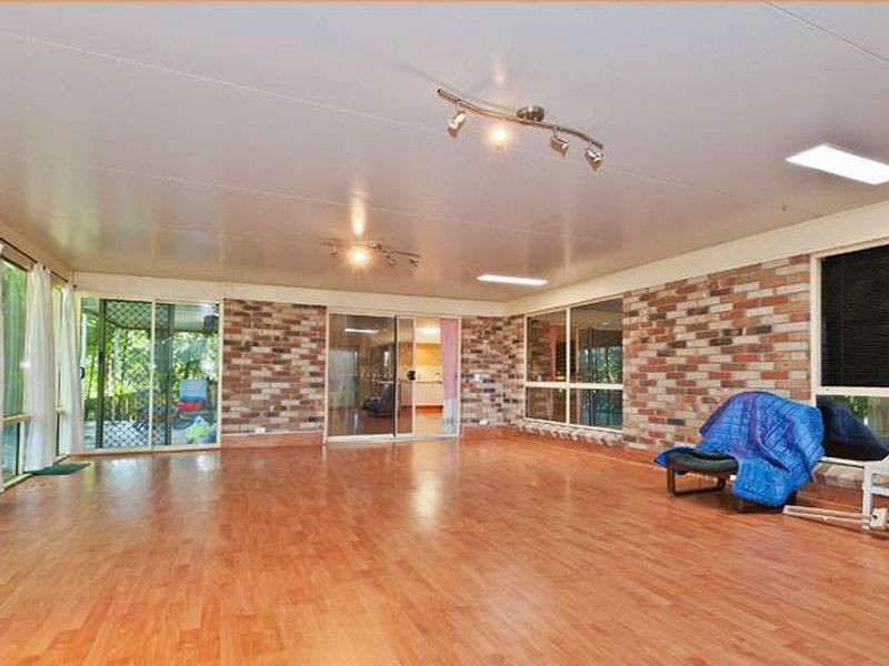 6 Corai Close, Pacific Pines QLD 4211