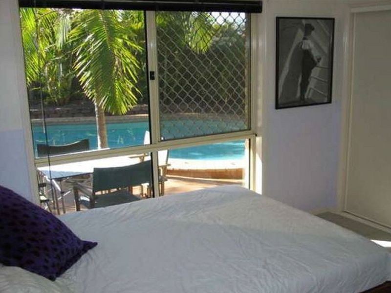 6 Corai Close, Pacific Pines QLD 4211