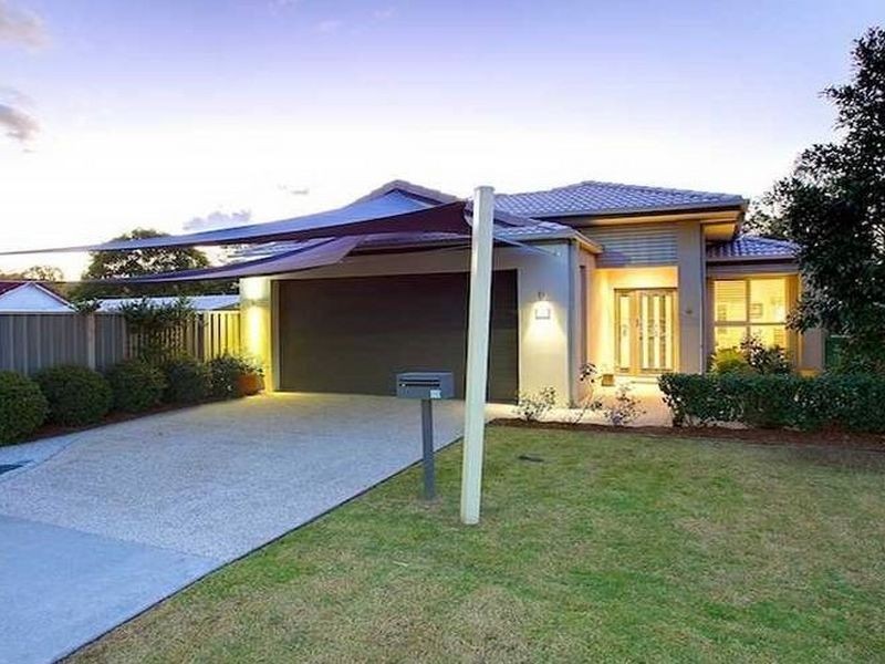 10 Chip In Place, Helensvale QLD 4212