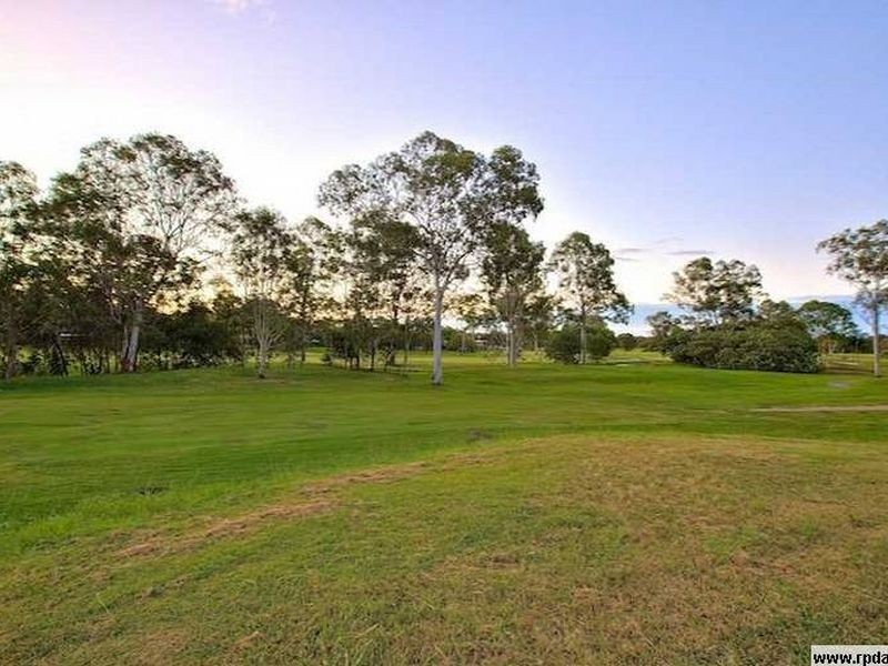 10 Chip In Place, Helensvale QLD 4212