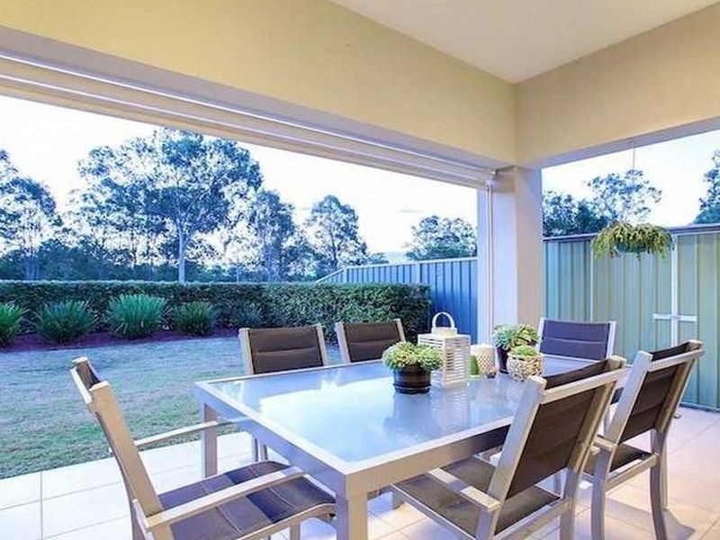 10 Chip In Place, Helensvale QLD 4212