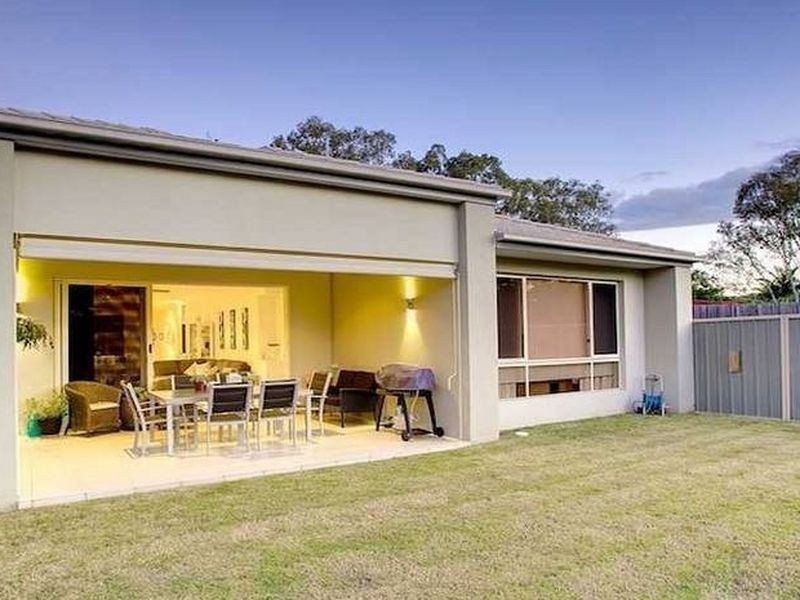 10 Chip In Place, Helensvale QLD 4212