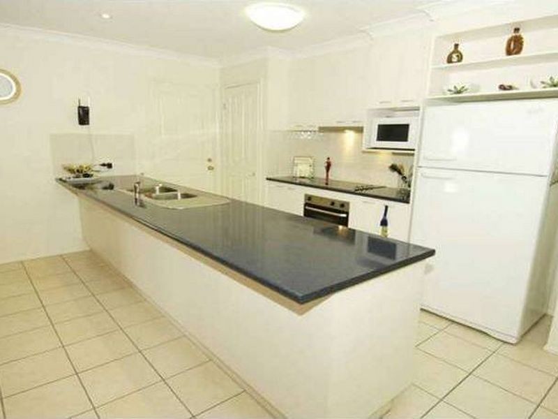 27 Roseapple Circuit, Oxenford QLD 4210