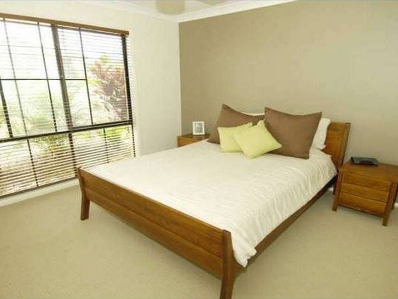 27 Roseapple Circuit, Oxenford QLD 4210